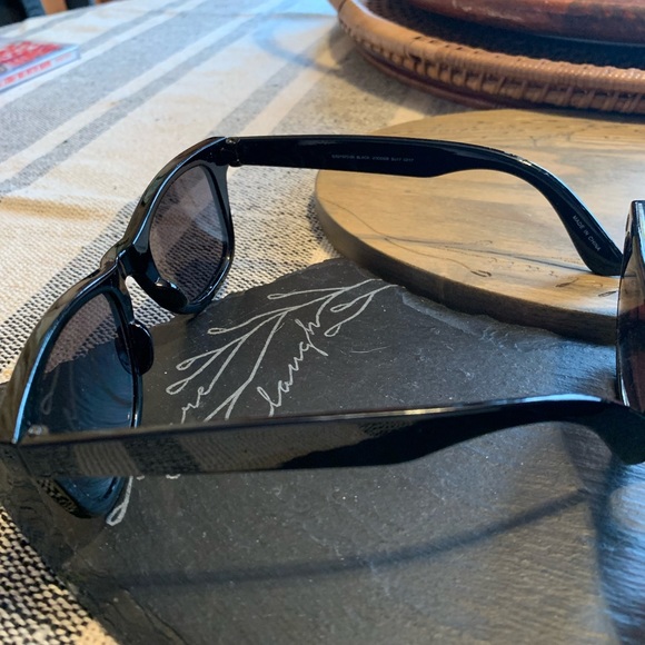 Women’s Sunglasses - Picture 11 of 14